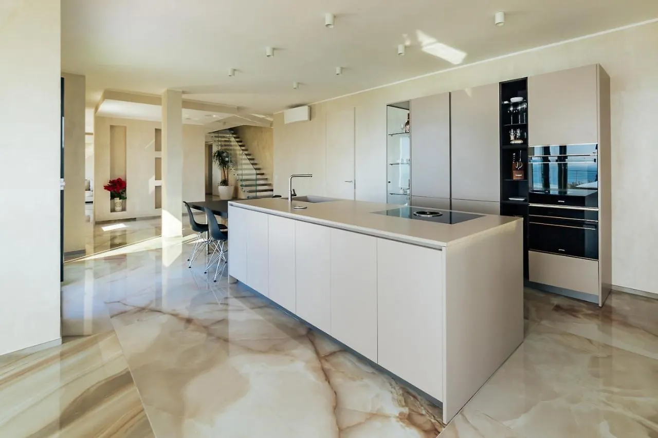 Villa Sabrina Riviera Dei Fiori A Picco Sul Mare Con Piscina Privata ,Wellness & Spa Imperia Italië