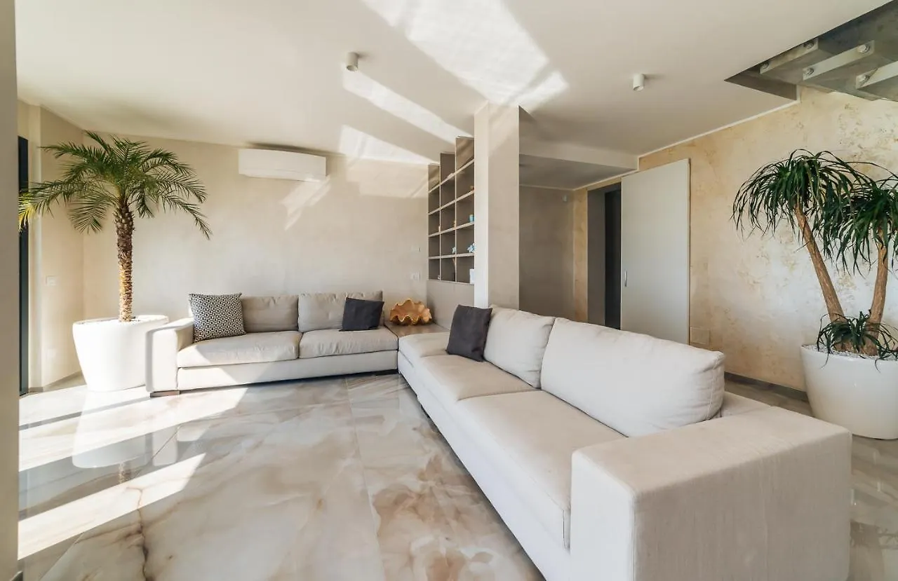 Villa Sabrina Riviera Dei Fiori A Picco Sul Mare Con Piscina Privata ,Wellness & Spa Imperia