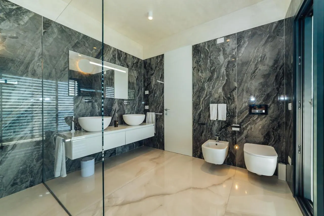 Villa Sabrina Riviera Dei Fiori A Picco Sul Mare Con Piscina Privata ,Wellness & Spa Imperia